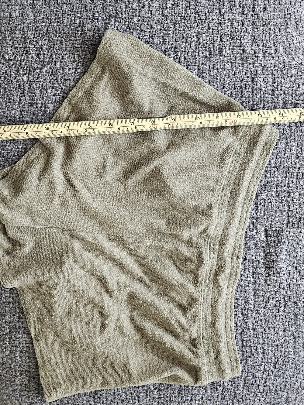 ALO Yoga Olive Green Knit Drawstring Athletic Shorts